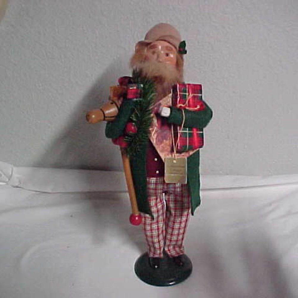 1995 BYERS’ CHOICE CAROLER Signed, Numbered Man w/Beard, Wreath, Hobby Horse